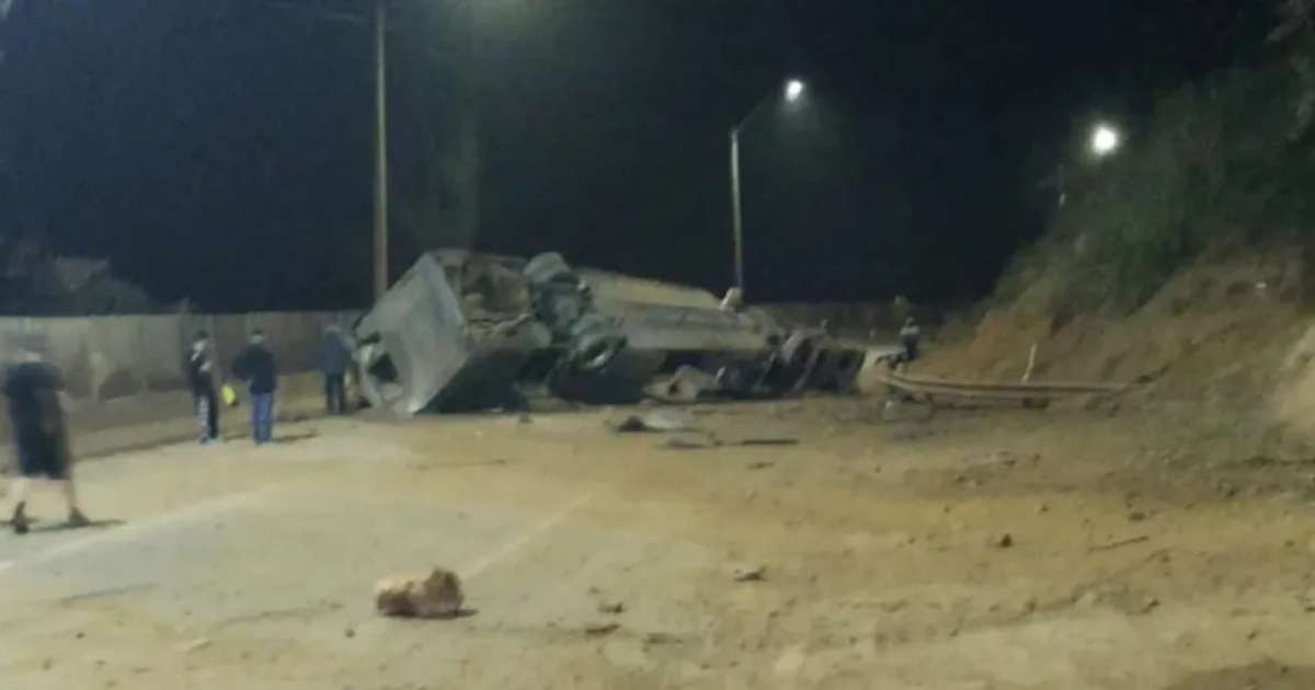 
Polícia identifica quatro das sete vítimas de acidente envolvendo torcedores do Corinthians
