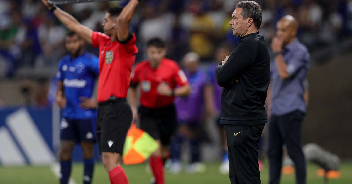 
Luxemburgo explica motivo de poupar jogadores e revela conversa com diretoria do Corinthians
