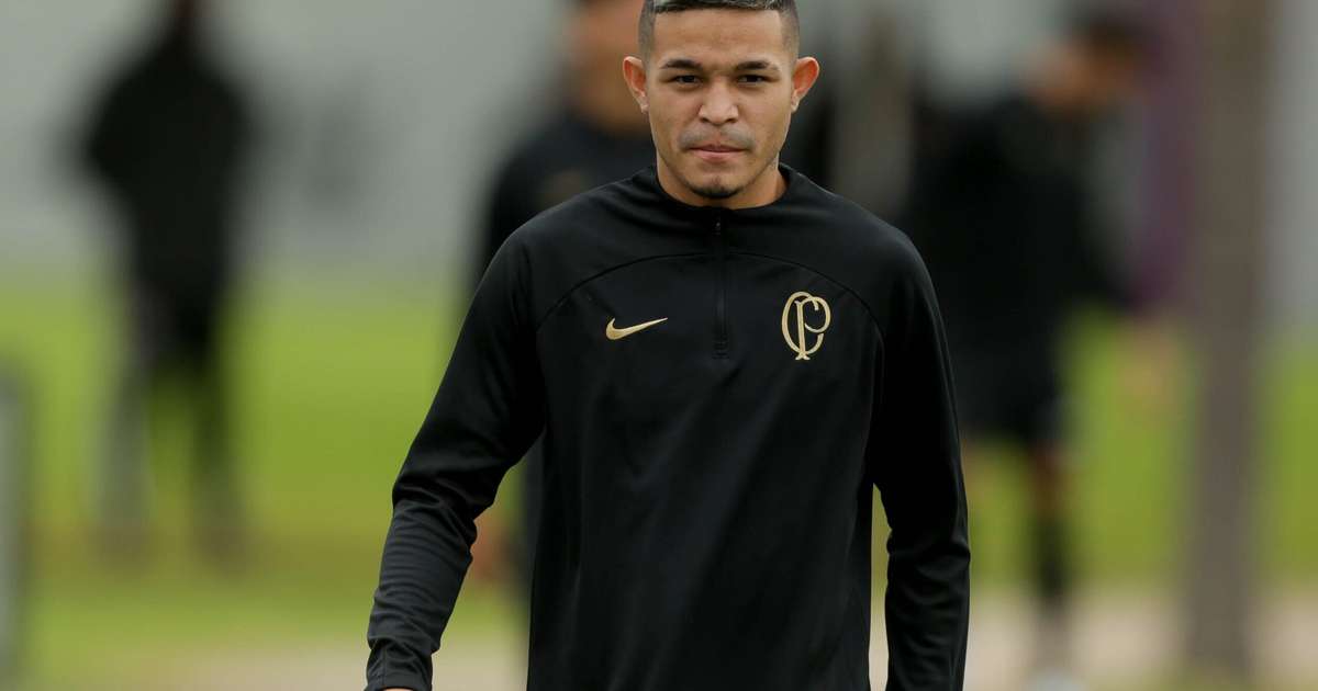 
Corinthians não pretende ir ao mercado para repor a saída de Adson
