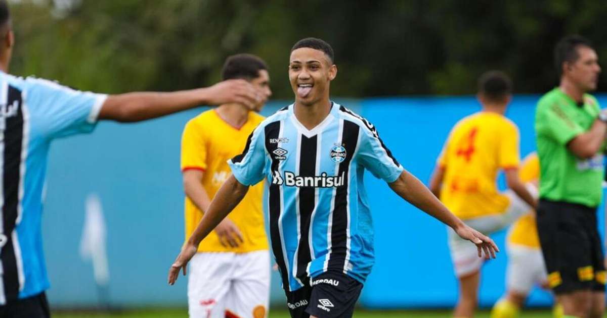 
Promessa do Grêmio vibra com título Gaúcho Sub-20: Campanha impecável
