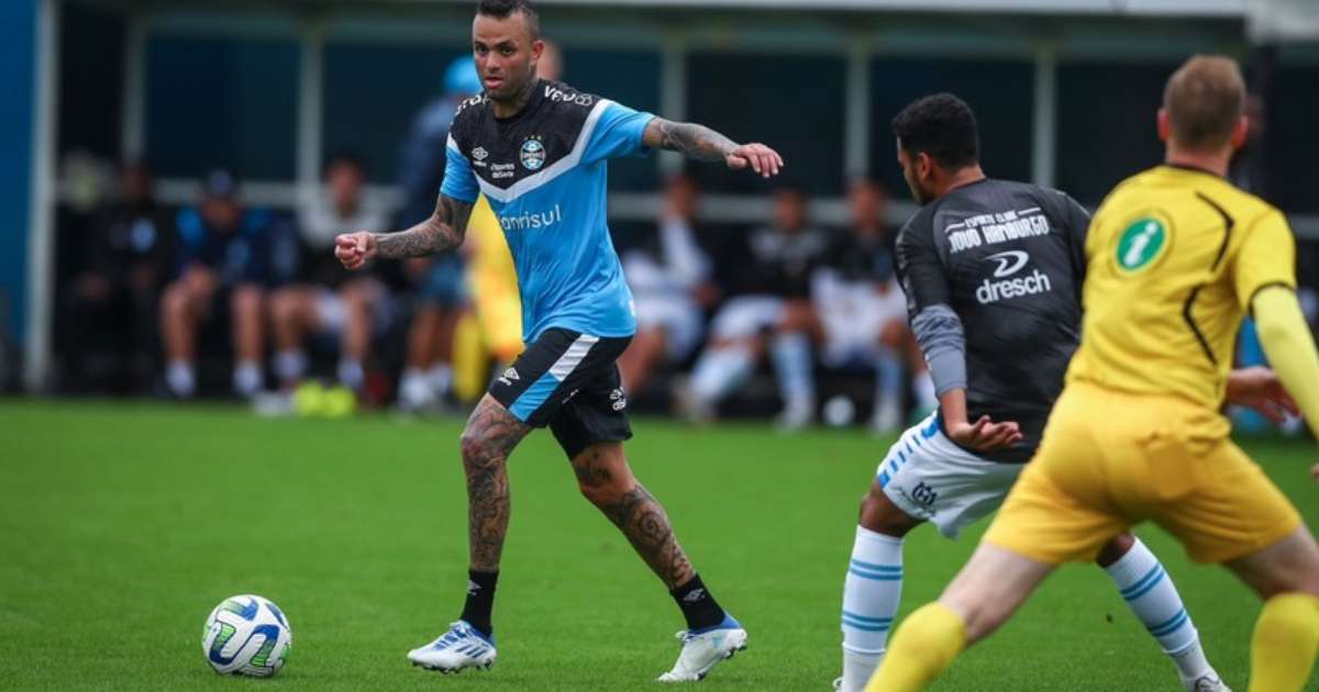 
Com Luan, Geromel e Kannemann, Grêmio vence jogo-treino
