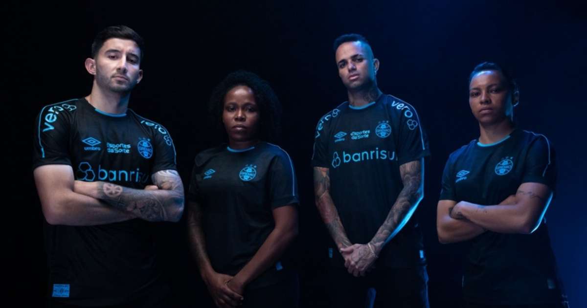 
Grêmio lança novo terceiro uniforme na cor preta; veja fotos
