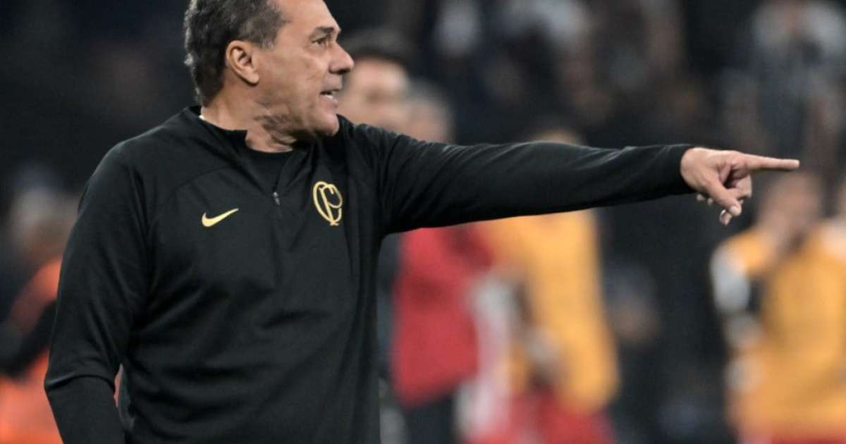 
Luxemburgo valoriza vantagem, mas vê pênalti não marcado para o Corinthians em vitória na Sul-Americana: 