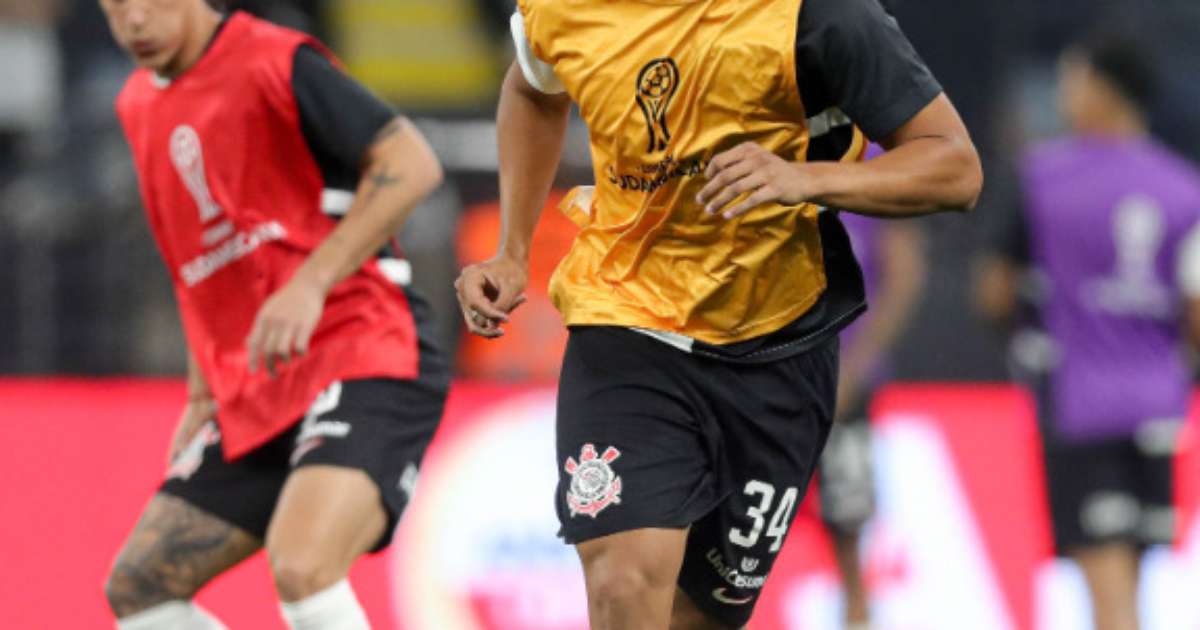 
Torcedores do Corinthians homenageiam vítimas de acidente durante jogo contra Estudiantes; confira
