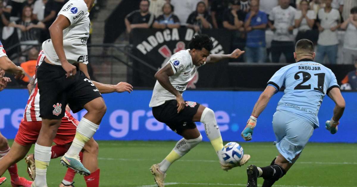 
ANÁLISE: Corinthians domina, mas perde chance de 