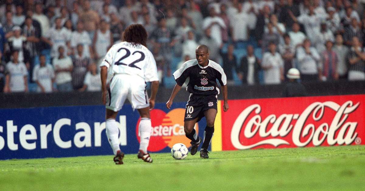 
Edílson e Karembeu dentro! Veja quem já confirmou presença no amistoso de lendas entre Corinthians e Real Madrid
