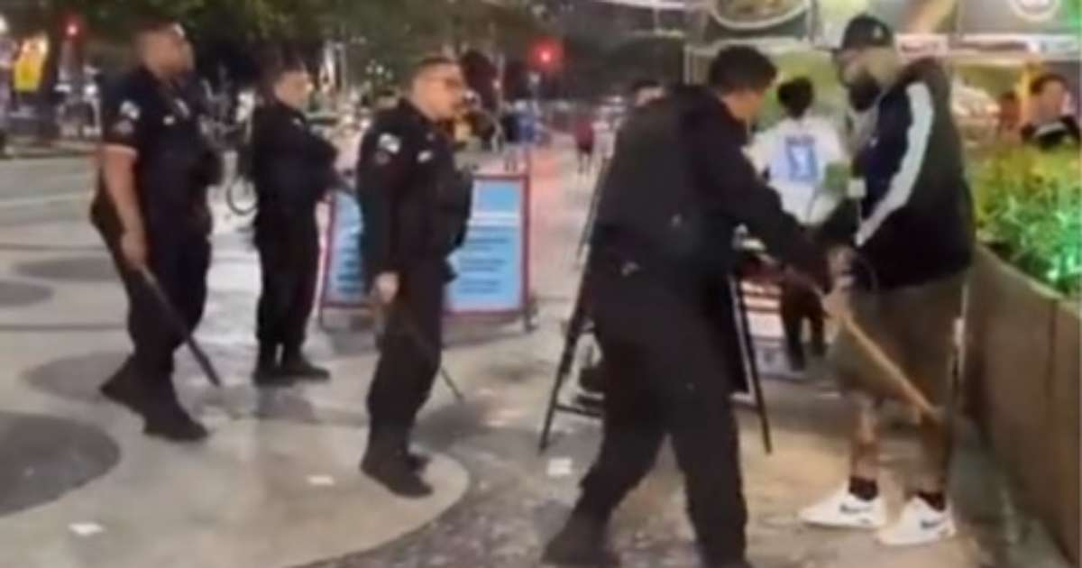 
Torcedores de Flamengo e Olimpia brigam no Rio
