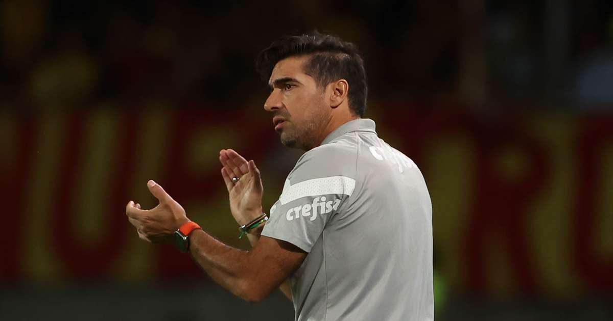 
Abel Ferreira explica mudança tática do Palmeiras contra Deportivo Pereira: 