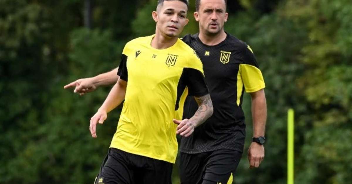 
Negociação de Adson com time francês rende R$ 26,3 milhões ao Corinthians
