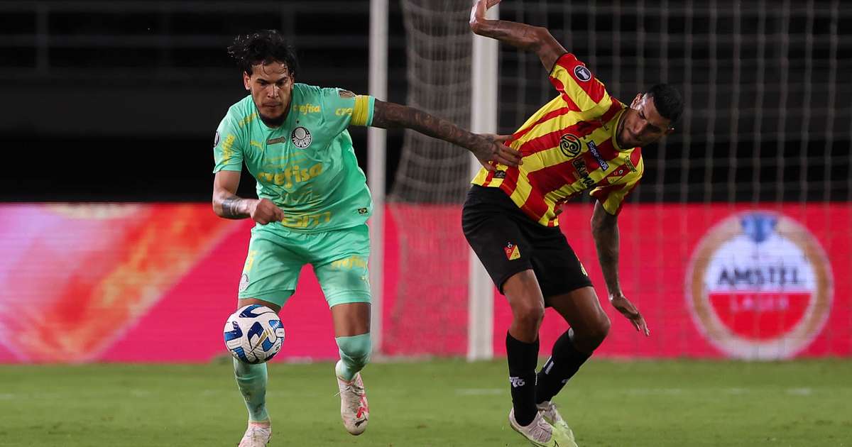 
Site diz que time de Benzema prepara oferta para Gustavo Gómez
