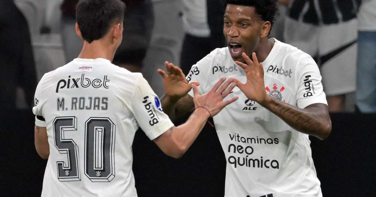 
Corinthians deverá ter time reserva contra Goiás
