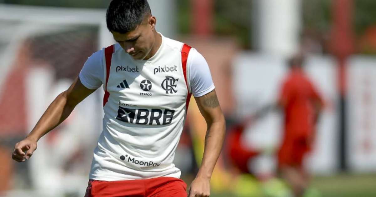 
Luiz Araújo treina entre os titulares e deve começar jogando contra o Internacional
