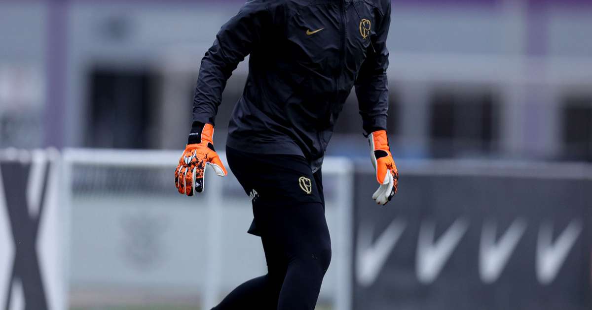 
Corinthians possui longa lista de pendurados e teme desfalques para clássico contra Palmeiras
