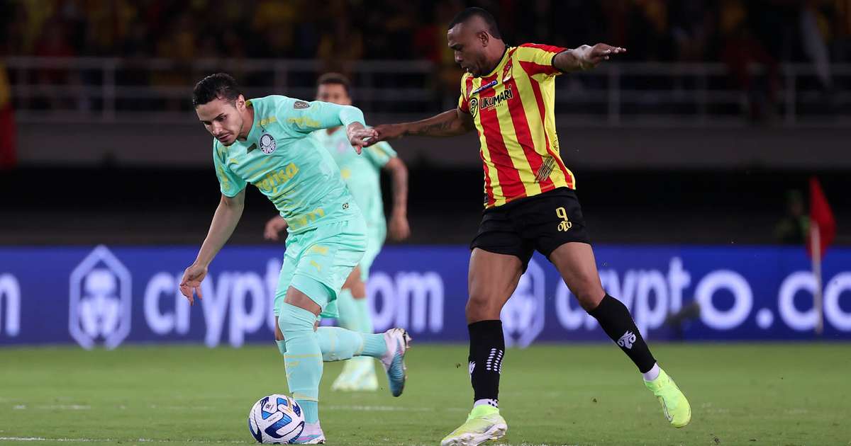 
Palmeiras desembarca em São Paulo depois de problema em avião de Leila Pereira
