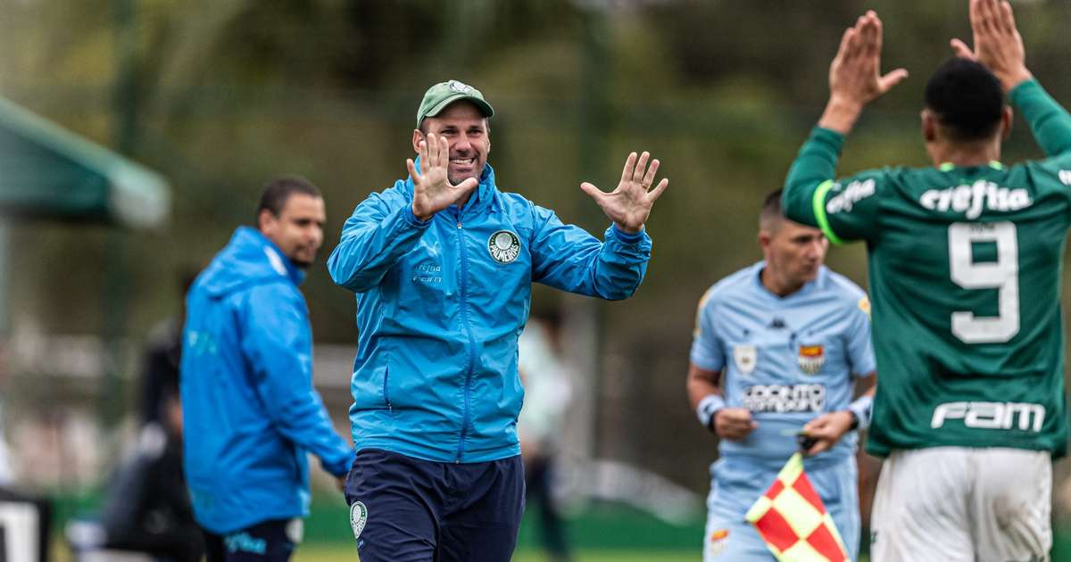 
Sub-15 e sub-17 do Palmeiras vencem pelo Campeonato Paulista
