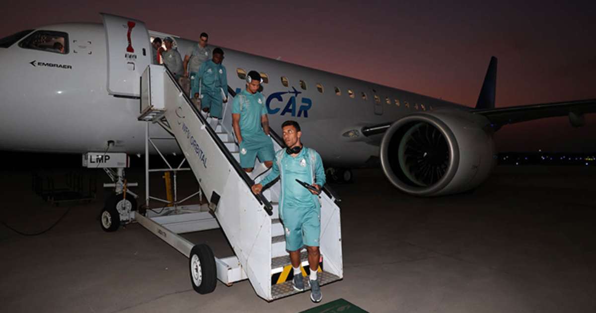 
Palmeiras desembarca no Brasil após problema com avião na Colômbia
