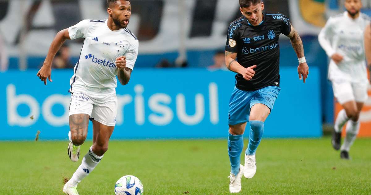 
Com gol e assistência de Suárez, Grêmio vence Cruzeiro e assume terceira colocação do Brasileiro
