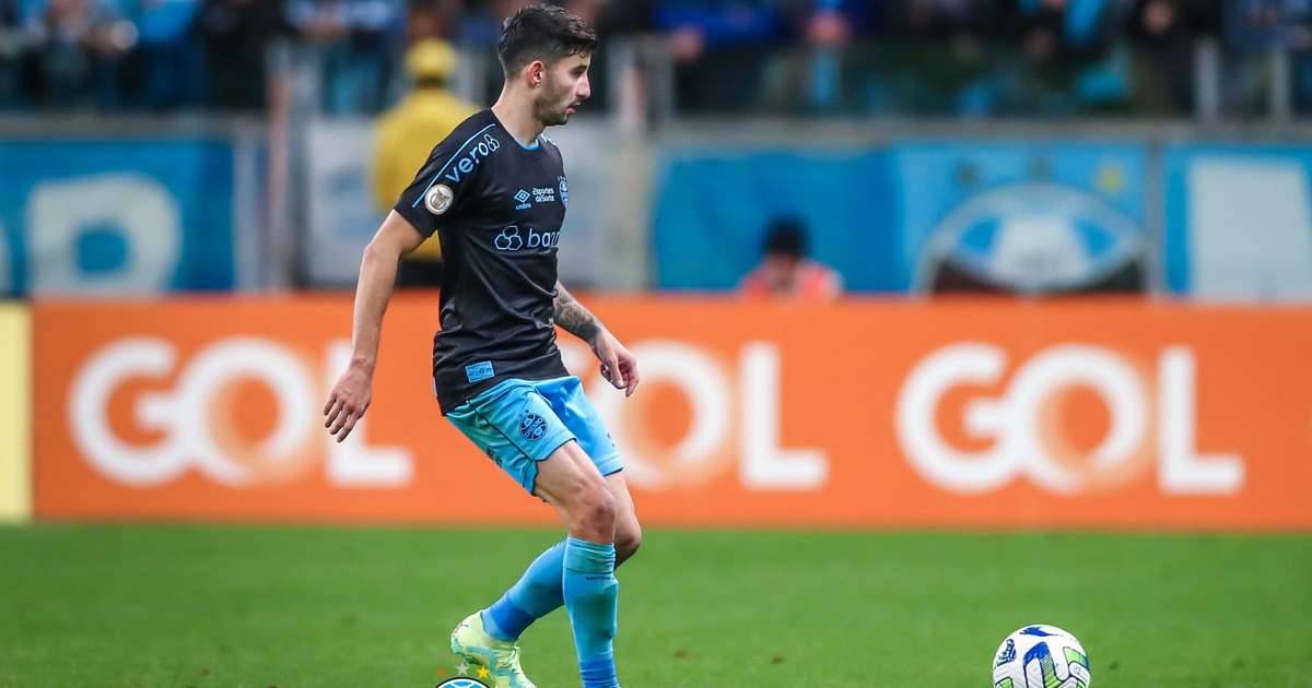 
Grêmio vence Cruzeiro e entra no G4 do Brasileirão
