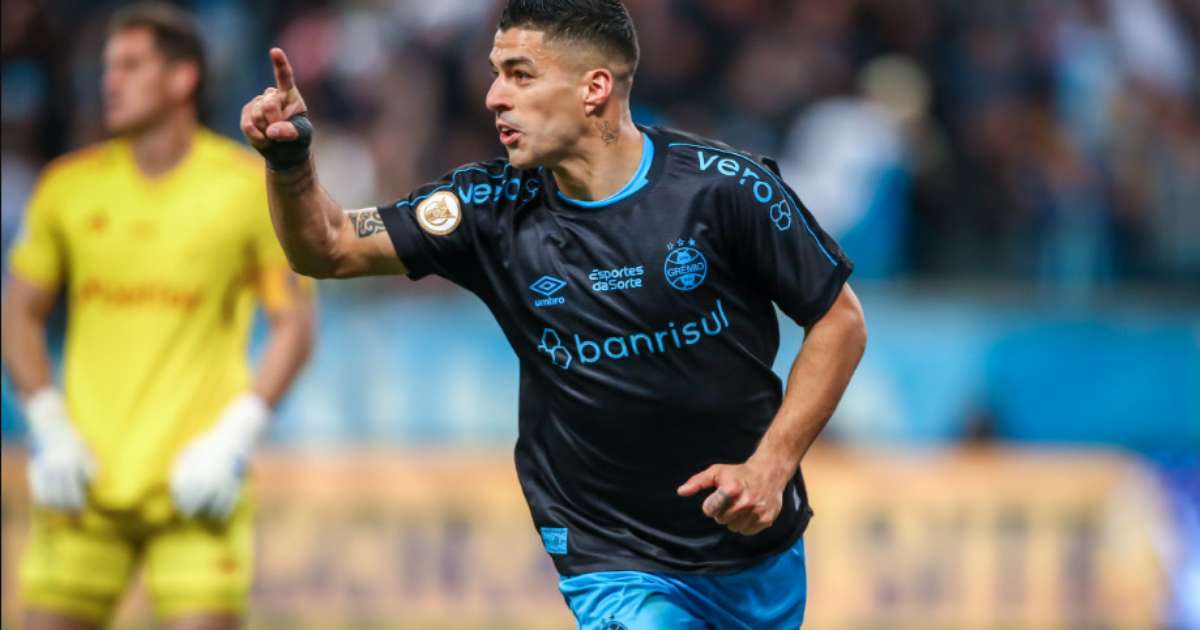 
Suárez volta a marcar depois de nove jogos e valoriza atuações pelo Grêmio: Meu trabalho é ajudar o time
