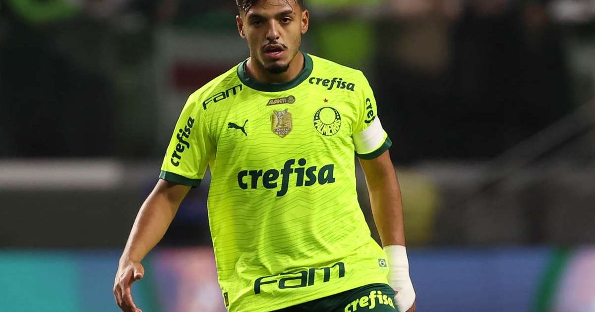 
Menino revela estar jogando pelo Palmeiras com lesão na coxa e seca o Botafogo
