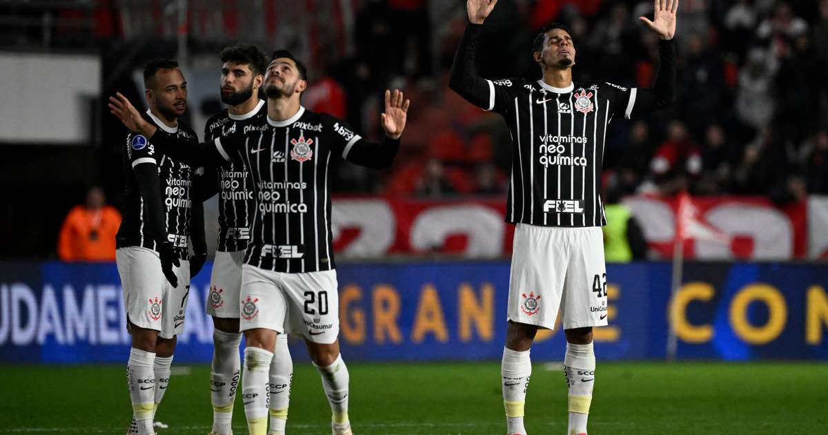 
Giuliano diz que Estudiantes merecia a vaga na Sul-Americana e explica dificuldades do Corinthians na Argentina
