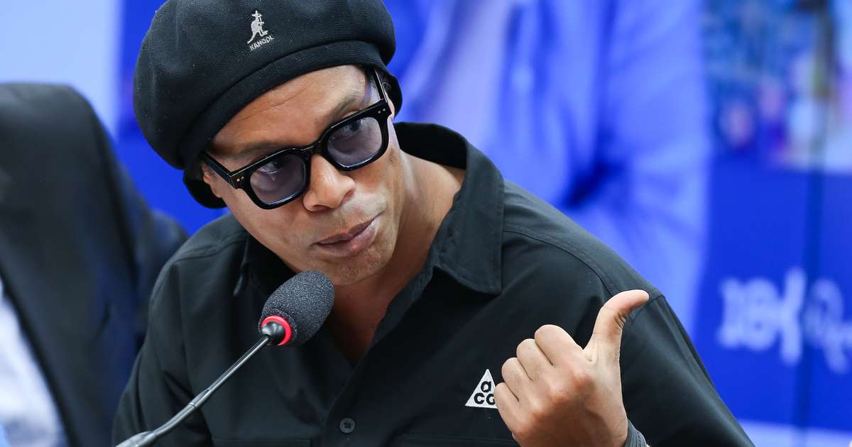 Internautas revelam decepção com comportamento de Ronaldinho em