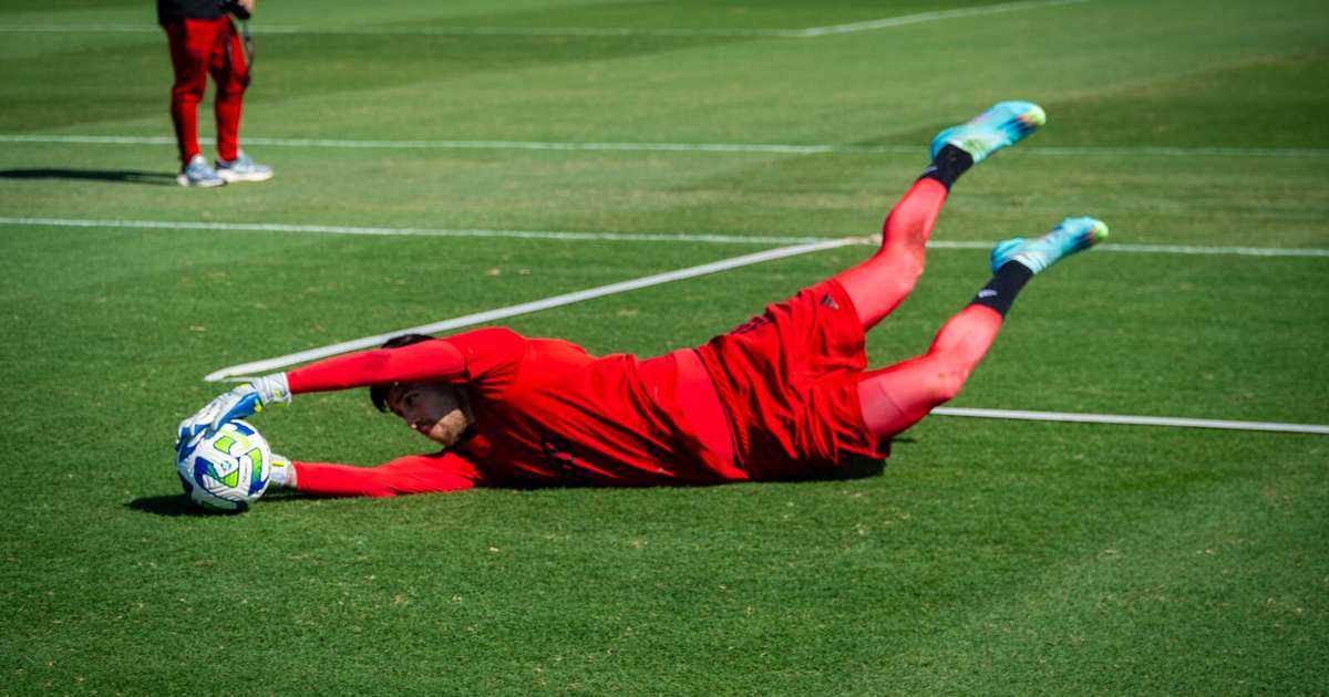 
Sampaoli testa Rossi e mantém Pedro no time titular
