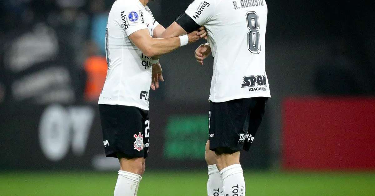 
Escalação do Corinthians: Renato Augusto vai a campo, mas segue como dúvida para o clássico contra o Palmeiras
