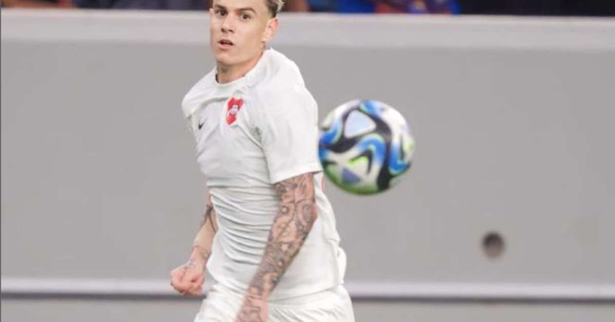 
Com dois gols e duas assistências, Róger Guedes brilha em vitória do Al Rayyan, no Catar
