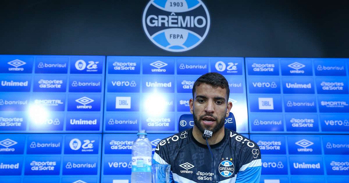 
Pepê detalha período lesionado e revela novo momento no Grêmio: Posso pisar na área mais
