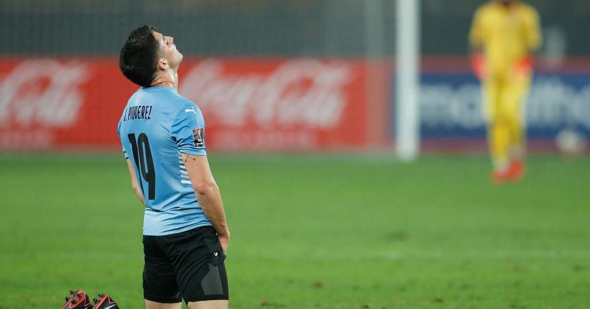 Piquerez é convocado por Bielsa e disputa vaga com ex-Palmeiras no Uruguai
