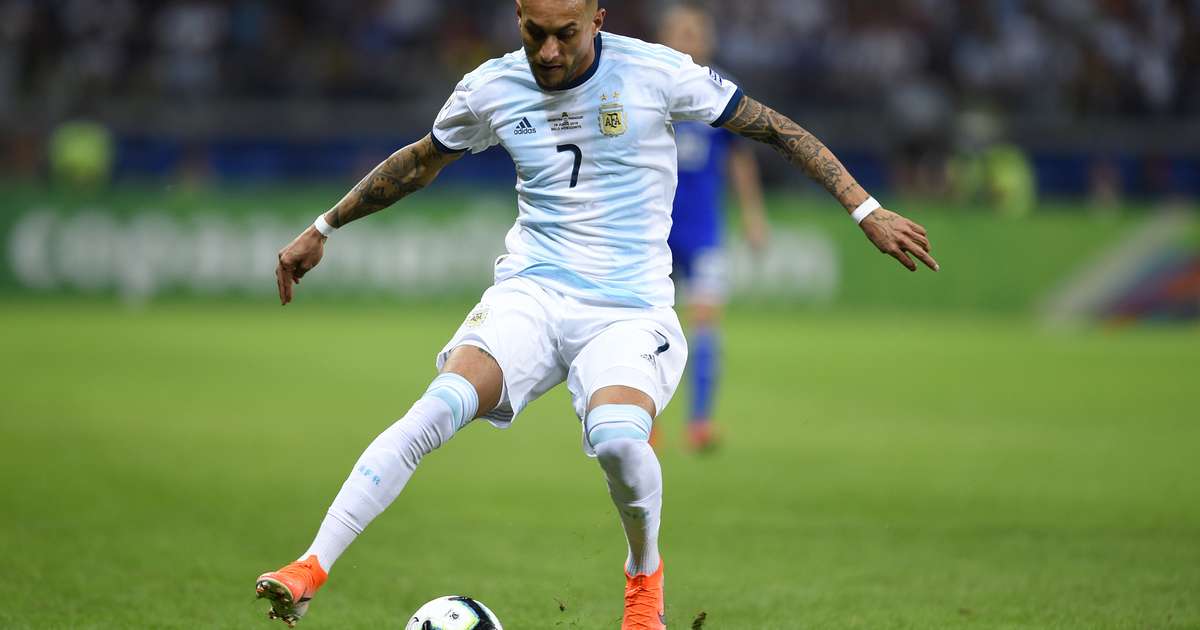 Livre no mercado, Roberto Pereyra entra no radar do Palmeiras