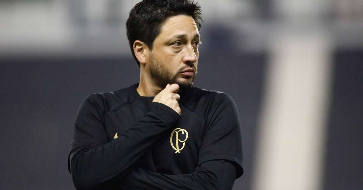 Arthur Elias começa 