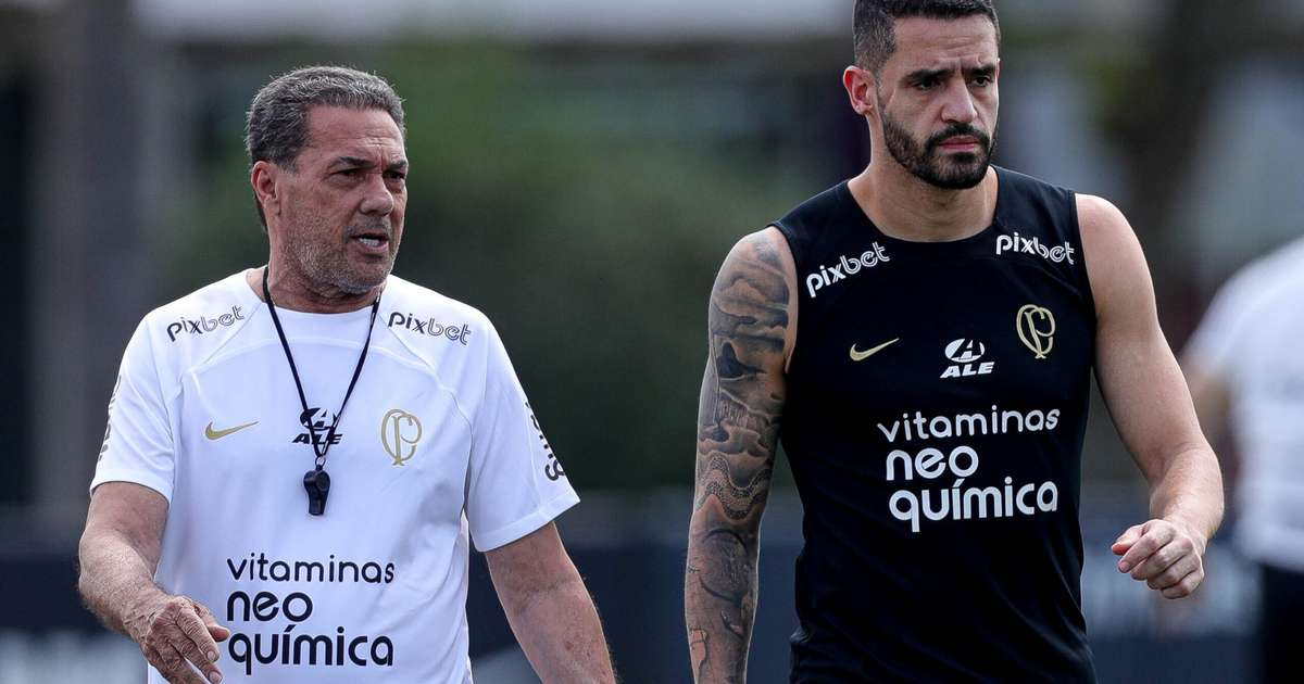 Corinthians contraria orientação de Luxa e abre negociação para renovar com Renato Augusto