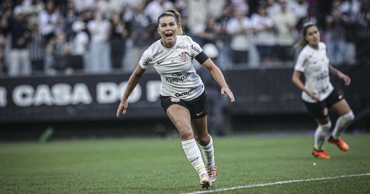 Tamires agradece a Arthur Elias e Grazi após penta do Corinthians