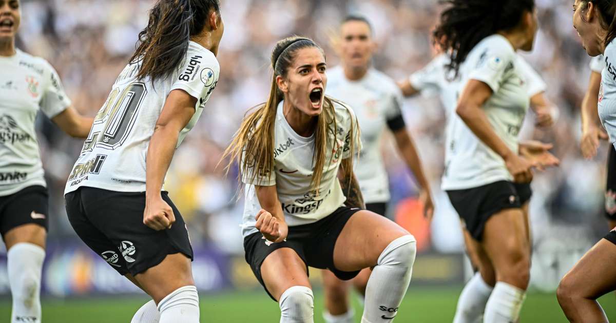 Corinthians vira para cima da Ferroviária e conquista o título do Brasileirão Feminino