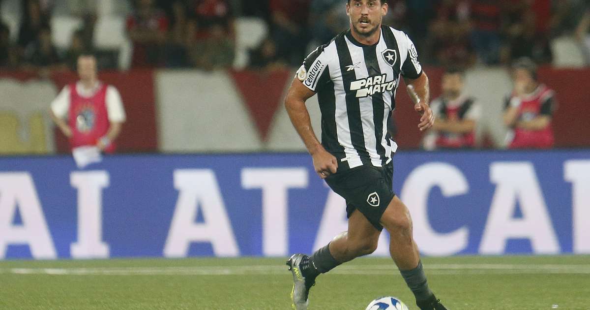 Emprestado ao Botafogo, volante Gabriel Pires entra na mira de Grêmio e Atlético-MG