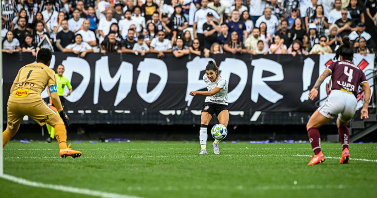 Corinthians vence Ferroviária e é penta do Brasileiro feminino