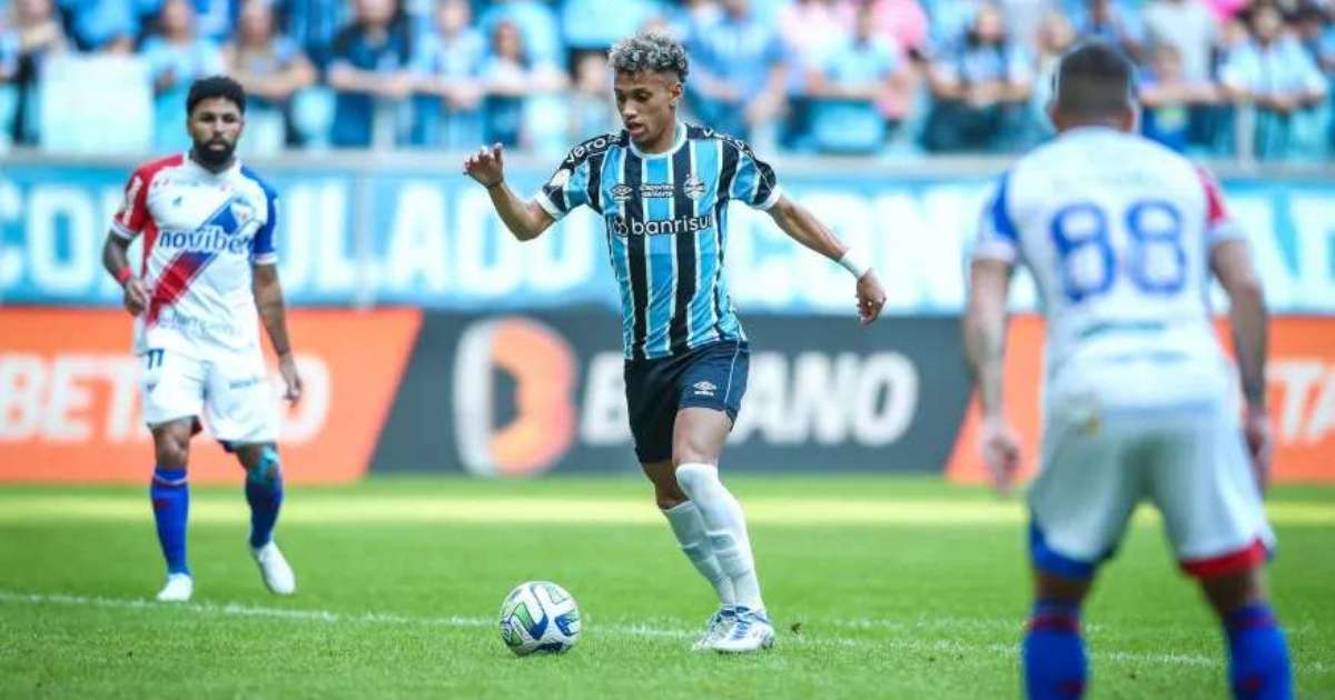 Grêmio aceita proposta de clube europeu por Bitello e espera resposta do jogador