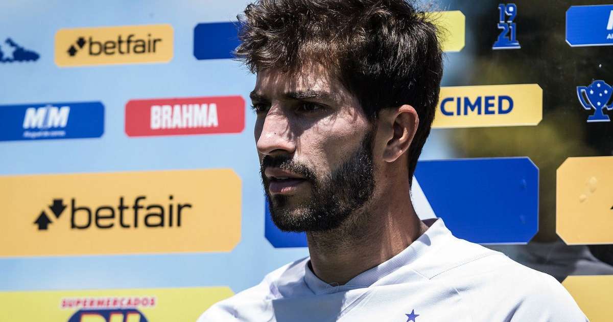 Lucas Silva fala sobre preparativos ao próximo jogo do Cruzeiro e marca de  200 jogos