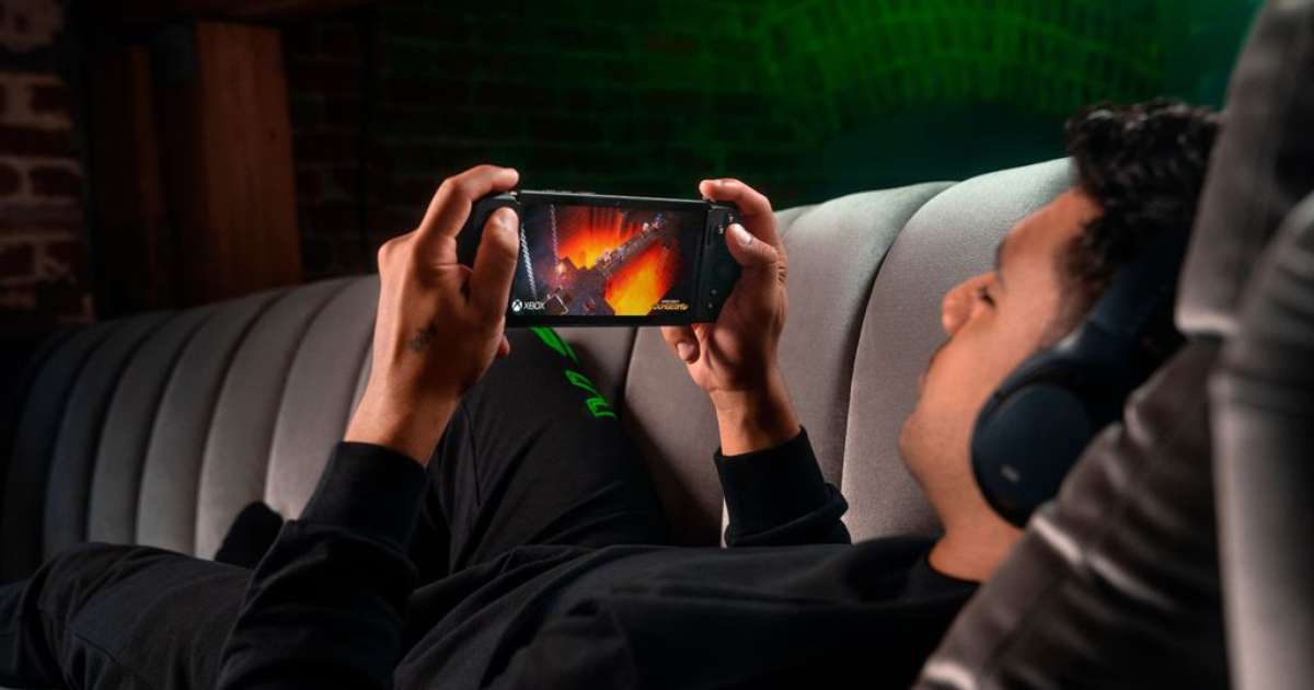 The Razer Kishi V2 upgrades your mobile gaming experience