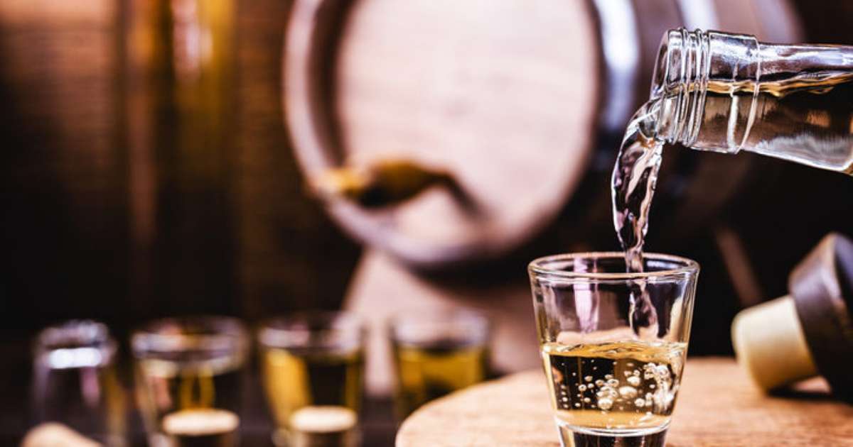 Dia da Cachaça: quem inventou a bebida e como surgiu a data?