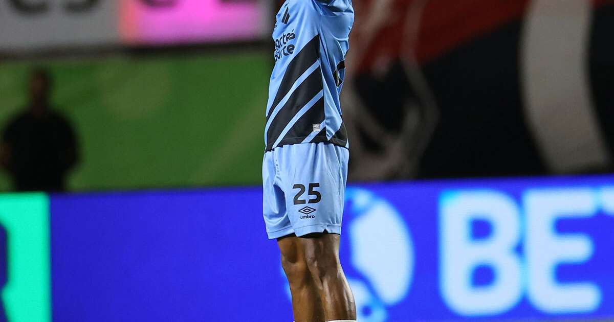 Athletico vence Flamengo em Cariacica e se reencontra com as vitórias