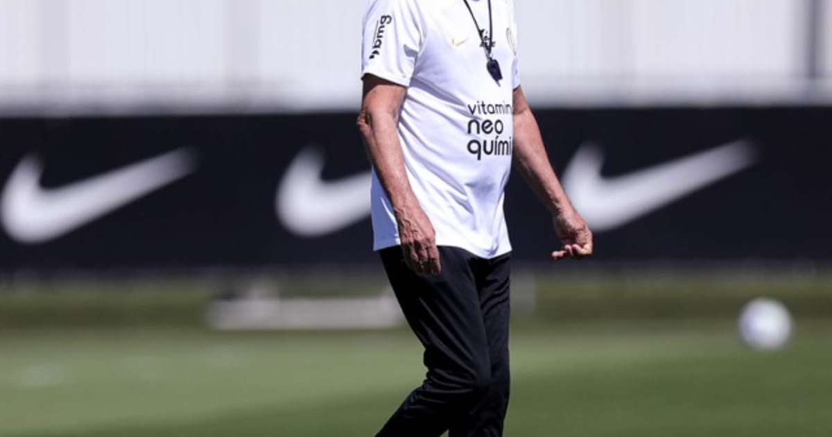 Corinthians treina posicionamento de olho no Grêmio