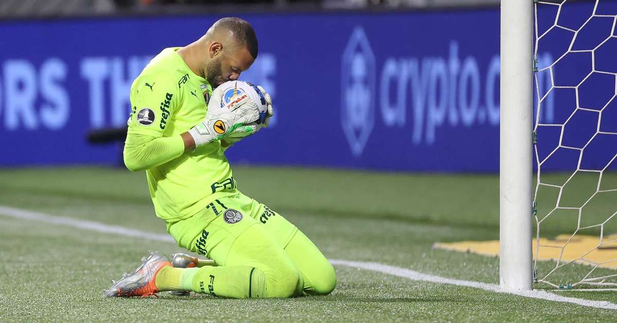 Weverton fala sobre cobranças da torcida do Palmeiras sobre pênaltis: 