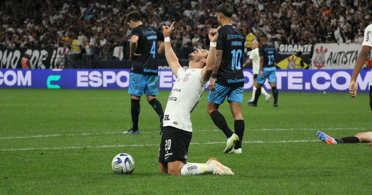 Em jogo de oito gols, Corinthians empata com Grêmio em Itaquera pelo  Brasileiro