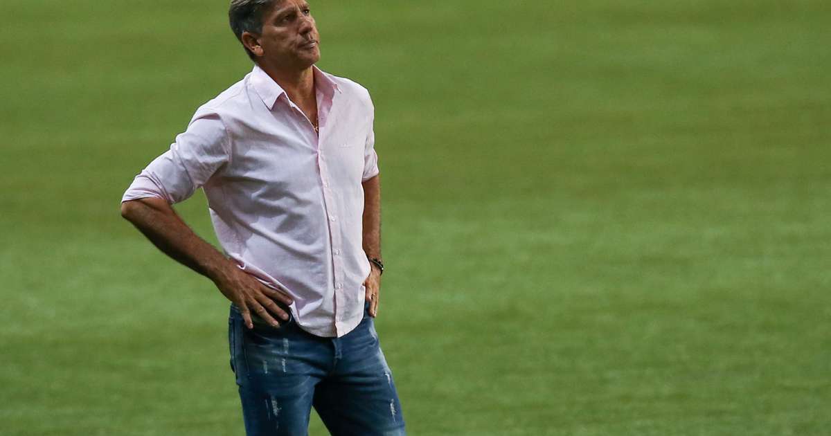 VÍDEO: Renato Gaúcho crítica arbitragem e a CBF por pênalti não marcado: É inadmissível