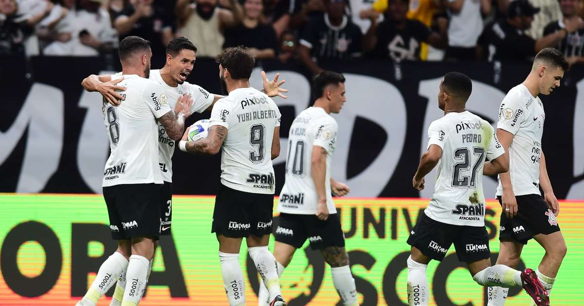 Corinthians e Grêmio empatam em jogo eletrizante de oito gols