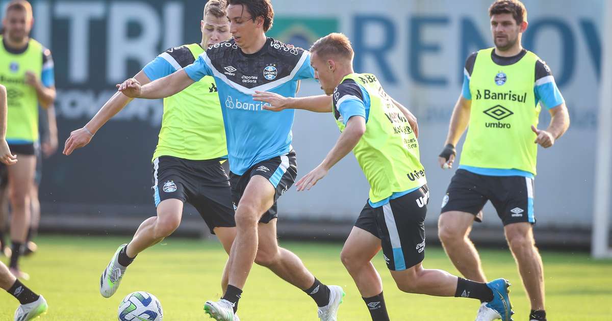 Com desfalques na zaga, Grêmio divulga relacionados para duelo com o Palmeiras pelo Brasileirão