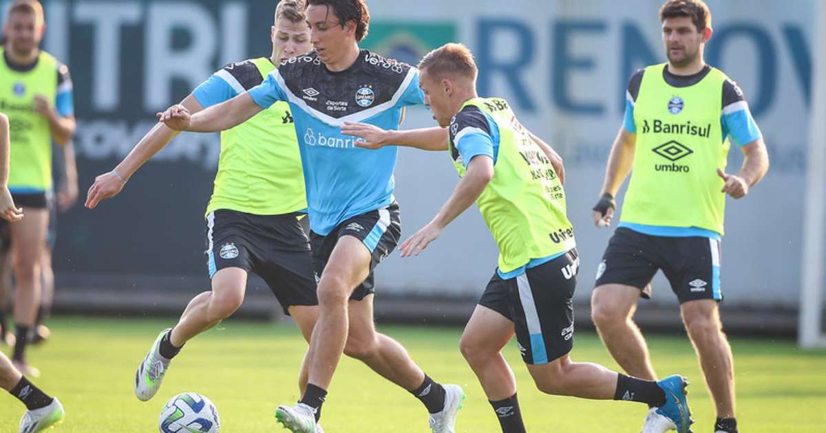 Grêmio faz treino tático e finaliza preparação para enfrentar o Palmeiras pelo Brasileirão